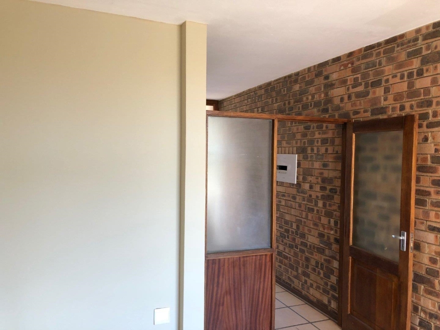 To Let 1 Bedroom Property for Rent in Dassie Rand North West